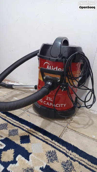 مكنسه كهربائيه ميديا نظيفه جدا 2000 واط 21 لتر بحاجه فقط عجلات للتحرك ب7 دينار 2