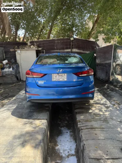 Hyundai Elantra Limited 4