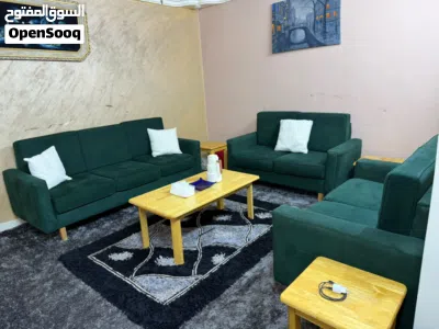 طقم كنب شبه الوكالة مع طاولات 4