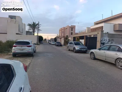ارض للبيع 452 متر يمكن تقسيم علي 2 كل قطعة 2,26متر الموقع :- الباعيش 4