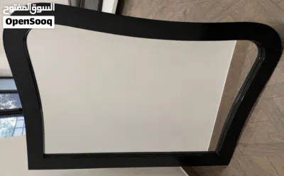 مرايا عصرية مع اطار خشبي لامع Modern mirrors with a glossy black wooden frame 2