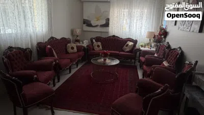 طقم كنب عنابي كلاسيكي 2
