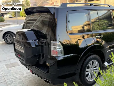 Mitsubishi Pajero GLS Plus 2