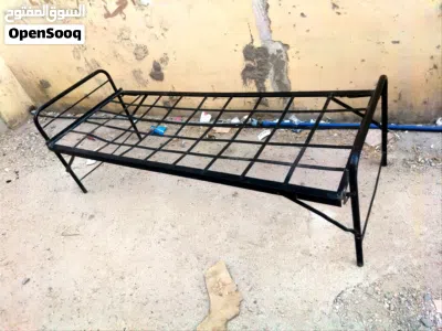 سرير حديد مفرد للبيع عدد اثنان 2