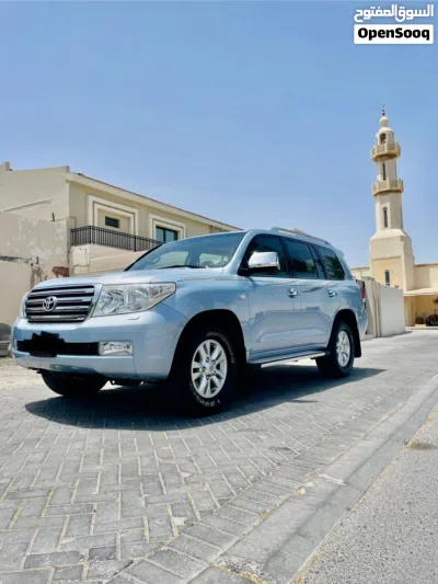 Toyota Land Cruiser GXR 2