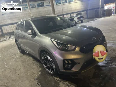 Kia Niro EX Touring 4