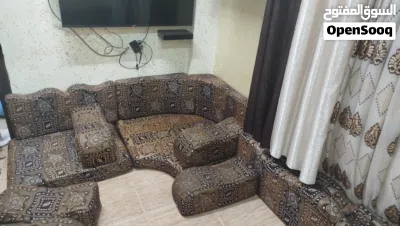 فراش عربي بحاله جيده الطقم ناقصه فرشتين بصير كامل 2