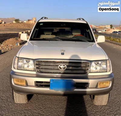 تويوتا لاند كروزر GXR 3