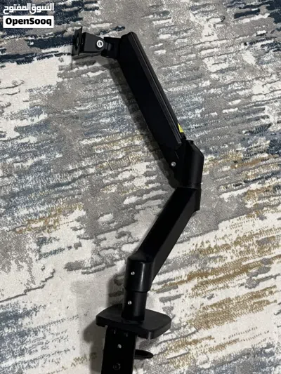 Monitor arm 3
