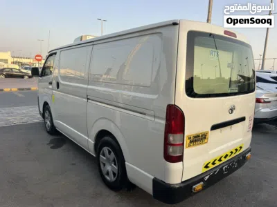 Toyota Hiace Cargo 4