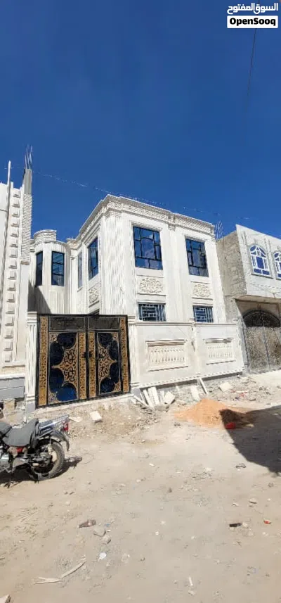 للبيع فيلا عرطه جدا وراقيه وموقع ممتاز وسعر مغري جد ا 2