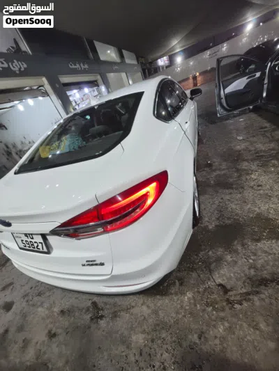 Ford Fusion SE 4