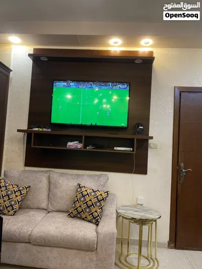 رفاص سرير خشبي وحدة تلفاز فاخرة ثريا جميلة 2