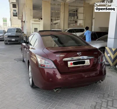 Nissan Maxima Standard 4