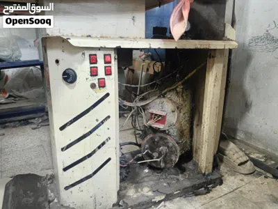 للبيع ترابيزة مكواة بخار صناعية كاملة بحالة جيدة 2