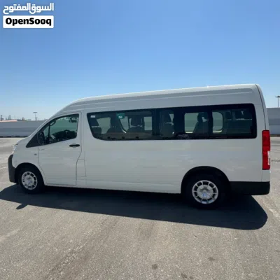 Toyota Hiace Standard 3