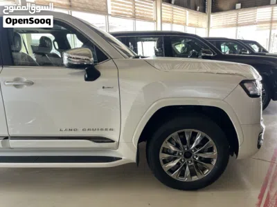 تۆیۆتا لەند کڕووزەر VXR 3