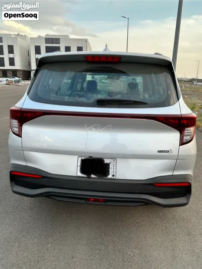 Kia Carens Luxury Plus 3