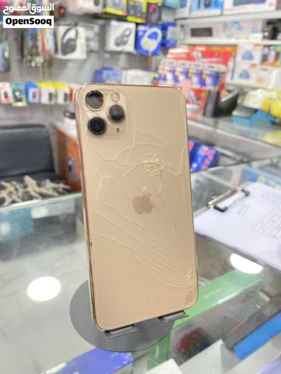 ايفون 11 pro max للبيع بسعر مغري جدا الجهاز بحالة ممتازة جدا و مغير فقط بطارية 4