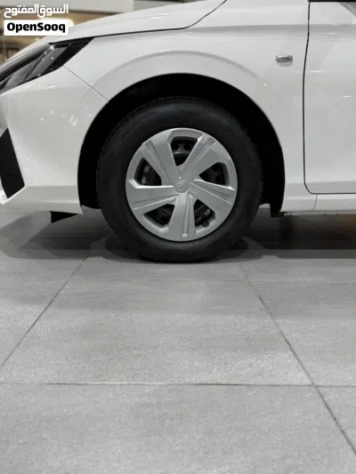 Toyota Yaris Y 2