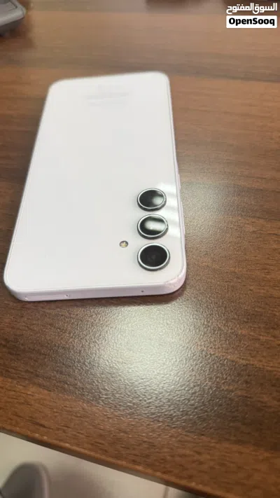 سامسونج جالاكسي A35 للبيع حاله جيده استعمال اقل من سنه 5g اللون ابيض 3