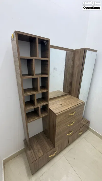 سرير مع تسريحه 2