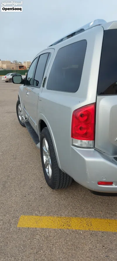 Nissan Armada Platinum 2