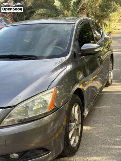 Nissan Sentra SR 2