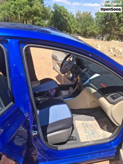 Hyundai Accent Standard 2