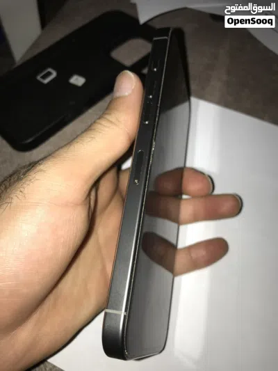 ايفون 16 بروماكس رصاصي 3