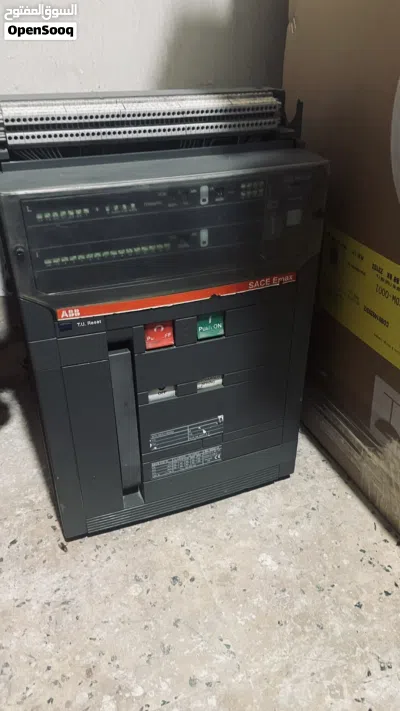 ABB SACE Emax E2N 2000A قاطع كهرباء رئيسي 3
