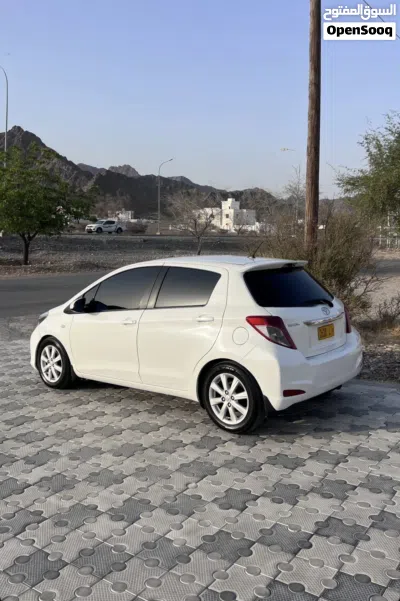 Toyota Yaris Basic 3