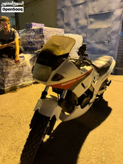 Honda CB1000R 4