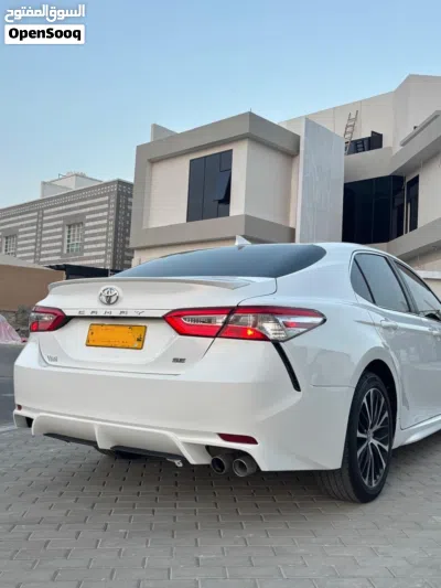 Toyota Camry SE 4