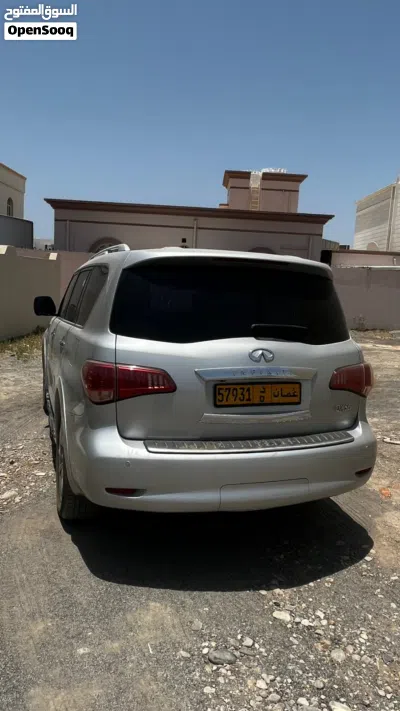 Infiniti QX56 3