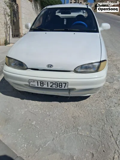 Hyundai Accent Standard 3
