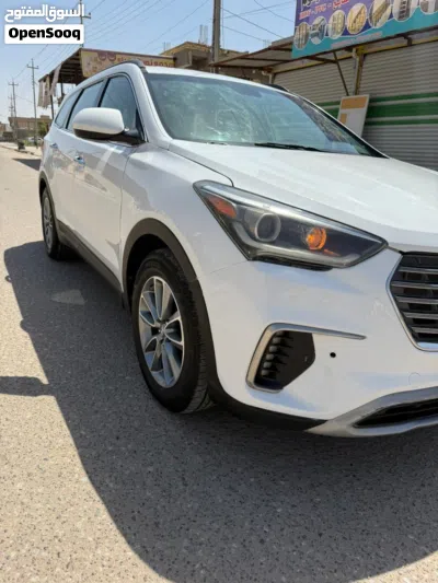 Hyundai Grand Santa Fe 3