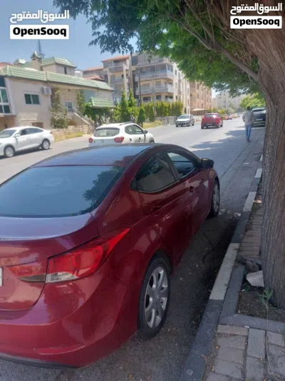 Hyundai Elantra Limited 3