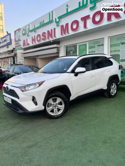 Toyota RAV 4 XLE 3