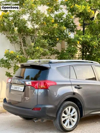 Toyota RAV 4 Limited 3