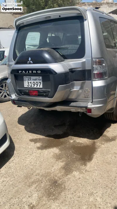 Mitsubishi Pajero GLS 4