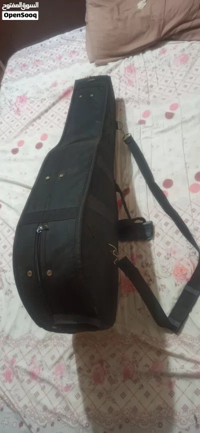 حقيبه ناعمه Gig Bag(جيجا باج) لحجم الجيتار الكلاسيك مصنوعة من القماش المبطن، خفيفة الوزن، وتُ 3