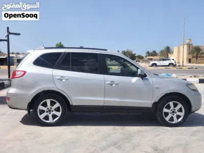 Hyundai Santa Fe GL 2
