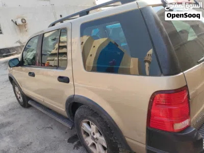 Ford Explorer Standard 4