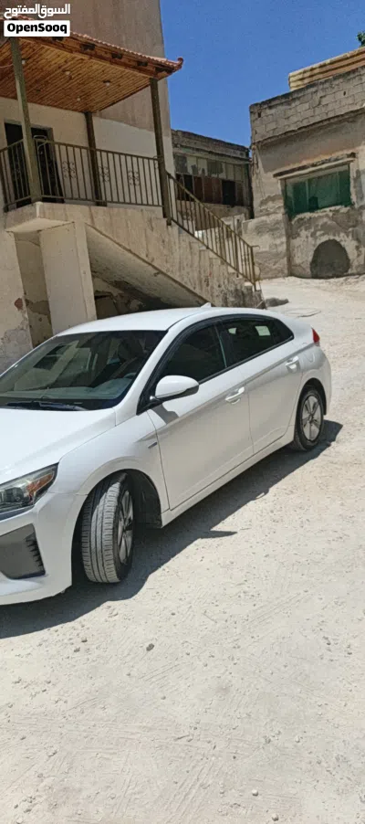 هيونداي ايونيك Standard 2