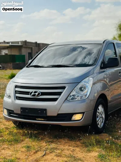 Hyundai H1 GLS 3