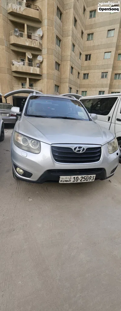 Hyundai Santa Fe Limited 2