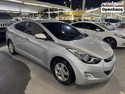 Hyundai Elantra Limited 3