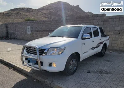 Toyota Hilux SR5 3