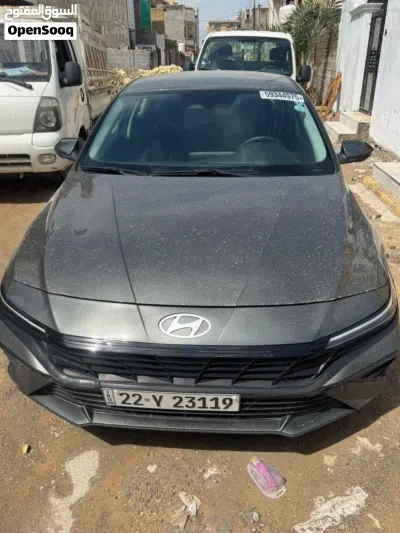 هیۆندای ئێلانترا Standard 2